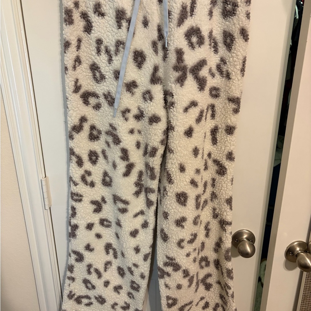 Amazon Women's Fleece Pajama Pants - Cream and Gray